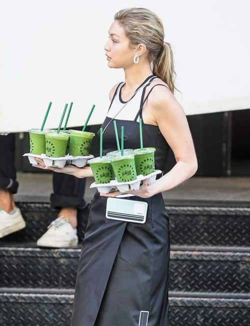 Gigi Hadid sharing healthy green smoothies