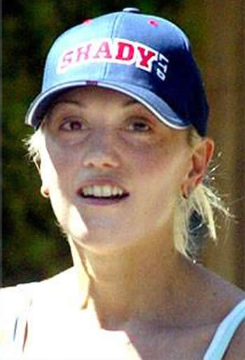 Gwen Stefani spotted wearing a cap on a sunny day
