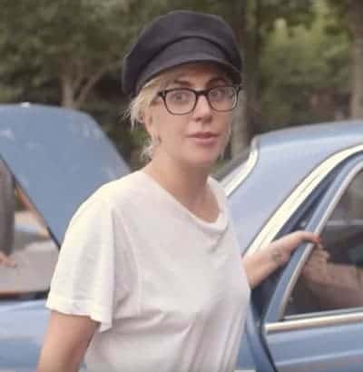 Lady Gaga wears plain looking glasses without makeup