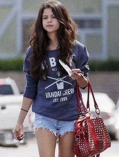 Selena Gomez chic fashion look