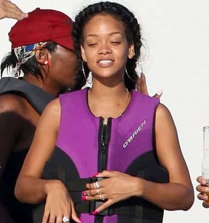 Rihanna give me the jet ski