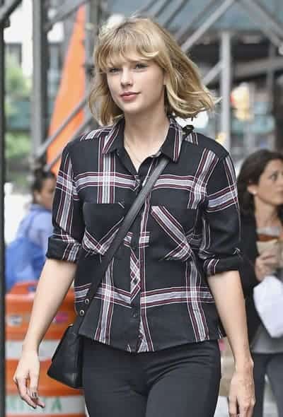 Taylor Swift is perfect in her casual street look