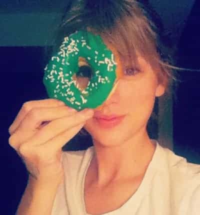 Taylor Swift is giving donuts
