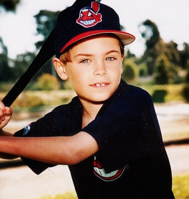 Young Zac Efron is a baseball fan