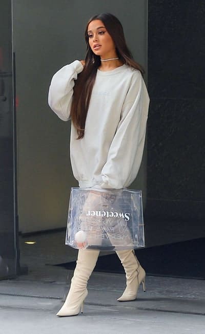 Ariana Grande no privacy handbag