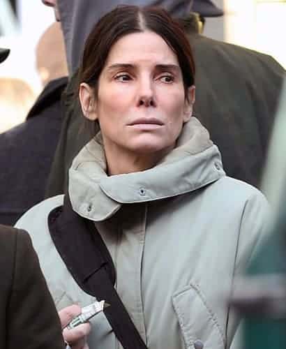 Sandra Bullock showing no emotions in Vancouver