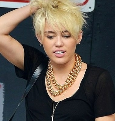 Miley Cyrus with short messy blonde hairstyle