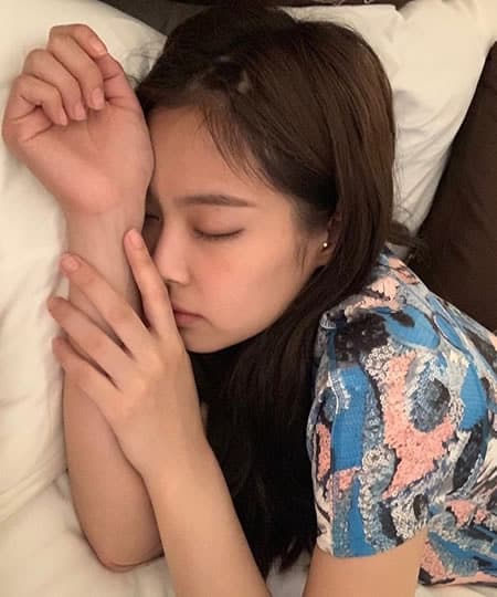 Blackpink Jennie is a Korean sleeping beauty