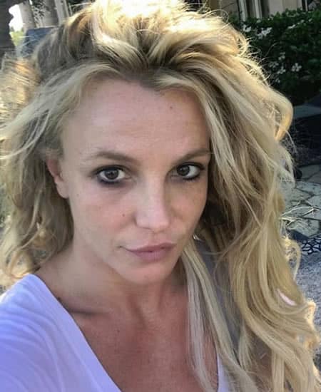 Britney Spears waking up at home