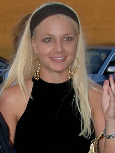 Britney Spears with a young natural face