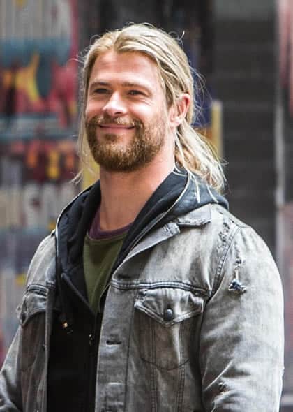 Chris Hemsworth looking like a homeless man